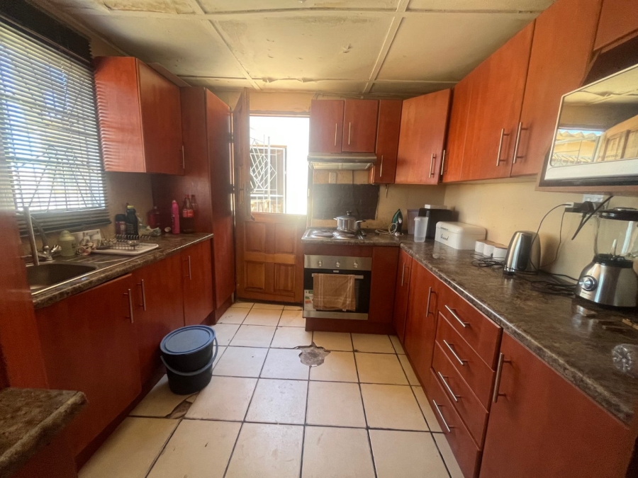 2 Bedroom Property for Sale in Zwide Eastern Cape